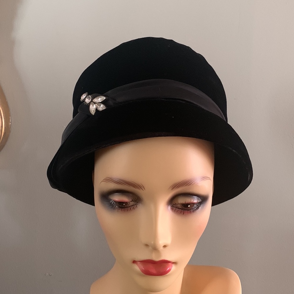 True Vintage Satin and Velvet Cloche Hat Black - Picture 4 of 9